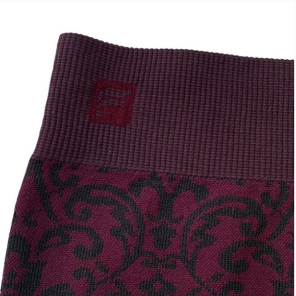 Fabletics Sebastian Seamless Burgundy Damask Tight Size Small - Picture 8 of 9